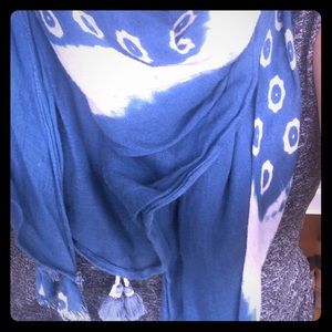 Blue scarf with white detail